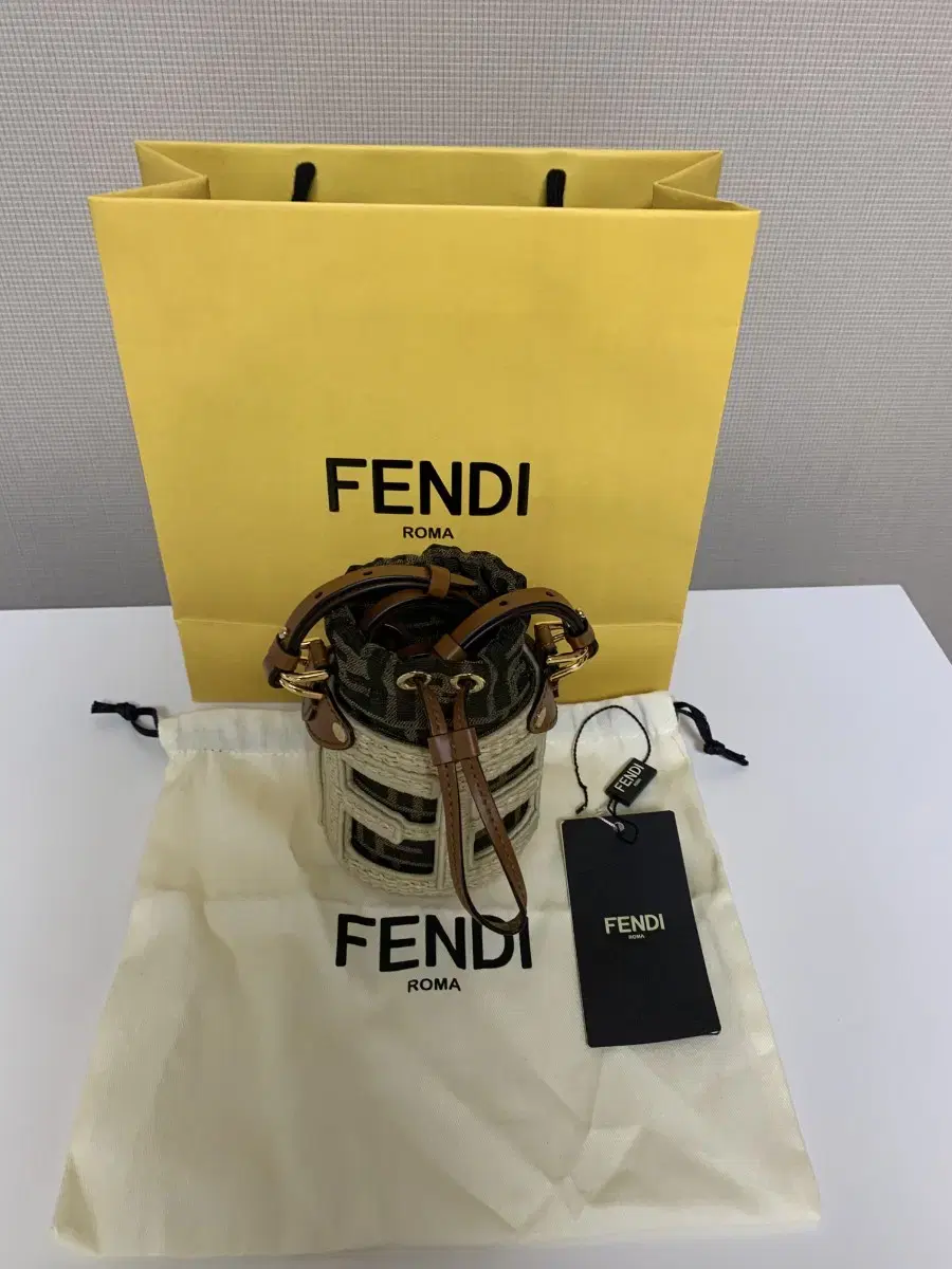 [새상품]FENDI 펜디 미니 크로스 백